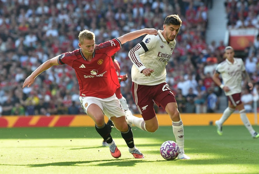 manchester-united-vs-arsenal-2230-17-08-375293.jpg